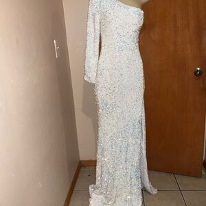 Elegant White Sequin One-Shoulder Dress